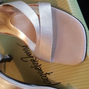 Jacqueline Ferrar evening shoe in silver satin w/ ribbon lace in 7 1/2 M (B)